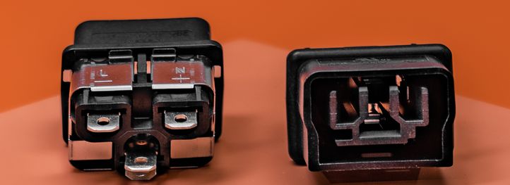 Anderson Saf-D-Grid power connector front and rear view